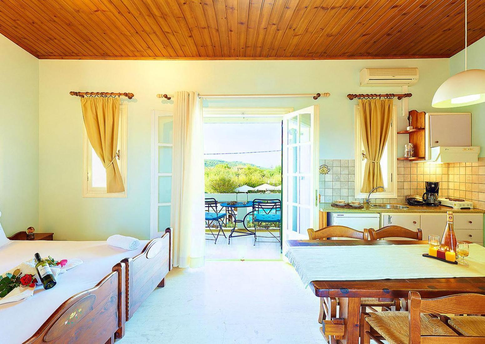 Alkyon Apartments & Villas Hotel Lijá Szoba fotó